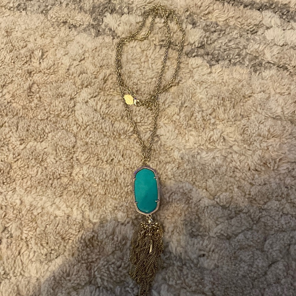 Kendra Scott necklace